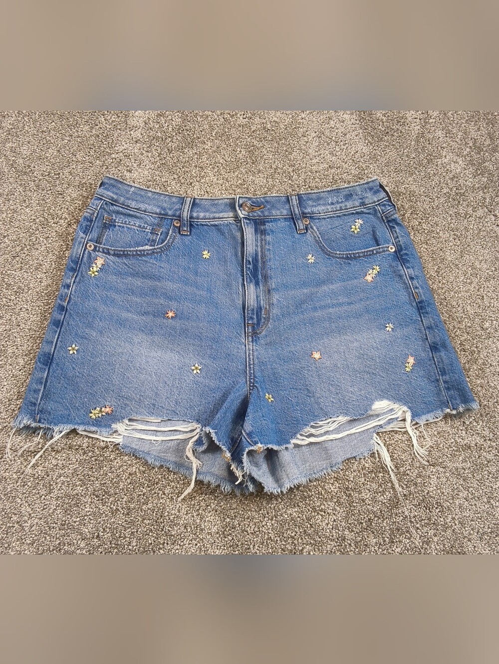 American Eagle denim distressed Mom shorts Women’s Size 14 With Stitched Flowers